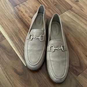 Sperry loafer, EUC. Great condition! Size 9